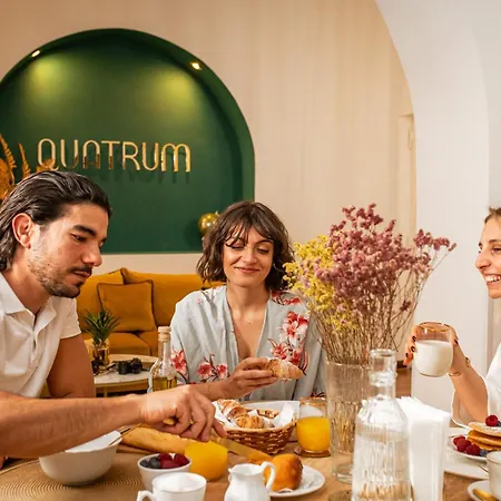 Quatrum Nápoly